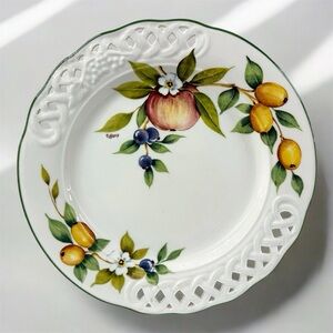 Vintage Brunelli Italy Tiffany Fruit Lattice Dinner Plate 10.5” Reticulated